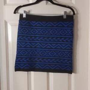 Geometric pattern knit mini skirt stretch material